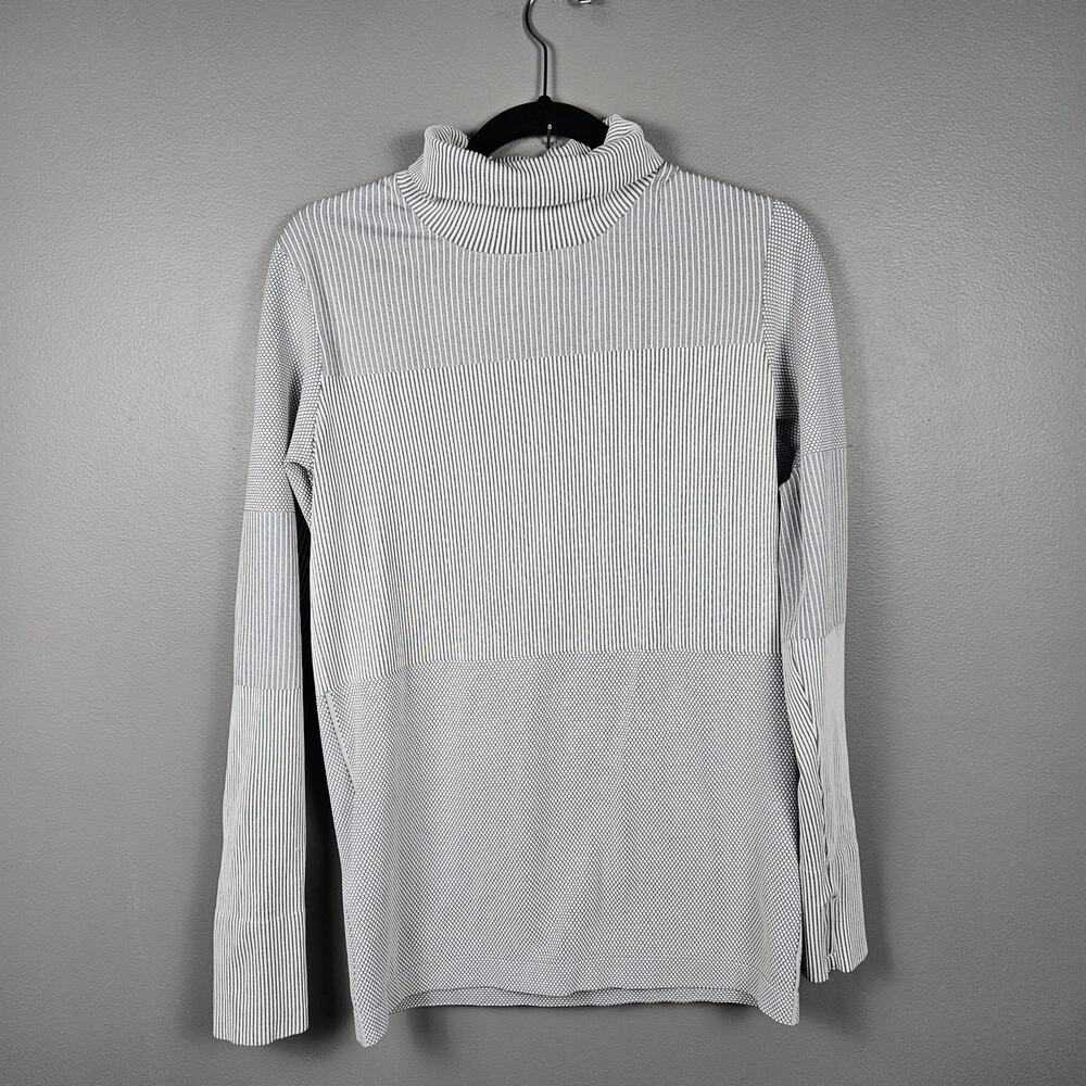 Athleta Women L Flurry Base Layer‎ Turtleneck Long Sleeve Thumbholes White Ski